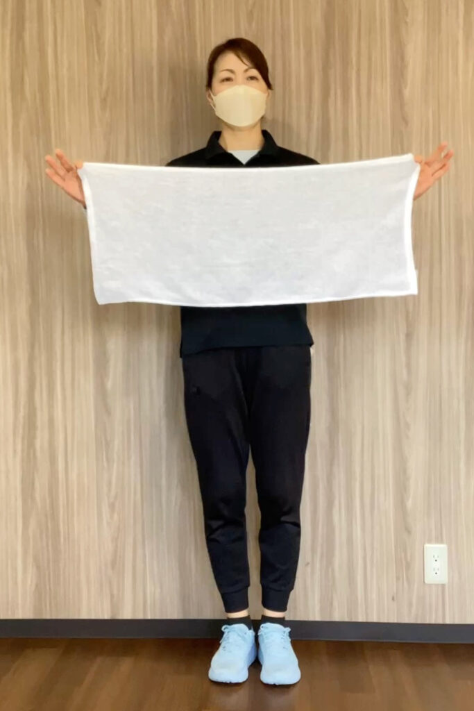 タオルを使ったエクササイズ 1 683x1024